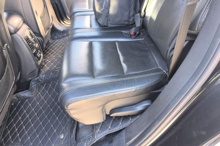 Used Jeep Grand Cherokee 2015 3.0L Comfort Navigation Edition Left Rear Seat