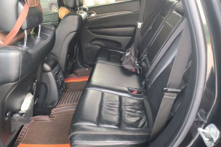Used Jeep Grand Cherokee 2015 3.0TD Diesel Comfort Navigation Edition Left Rear Seat