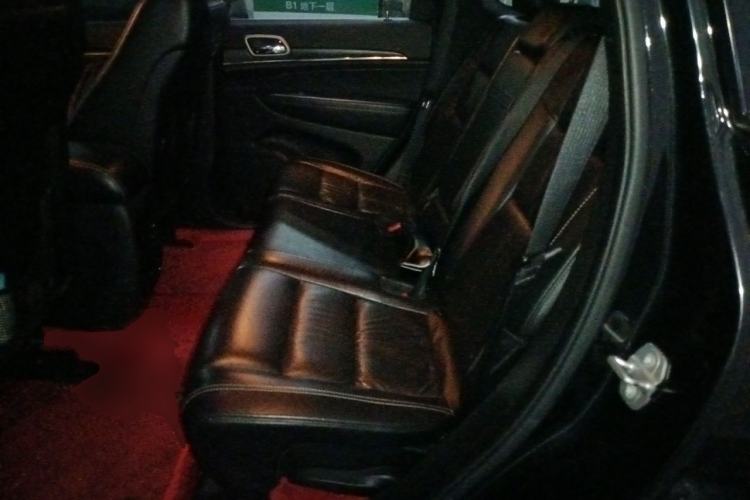 Used Jeep Grand Cherokee 2015 3.0TD Diesel Comfort Navigation Edition Left Rear Seat
