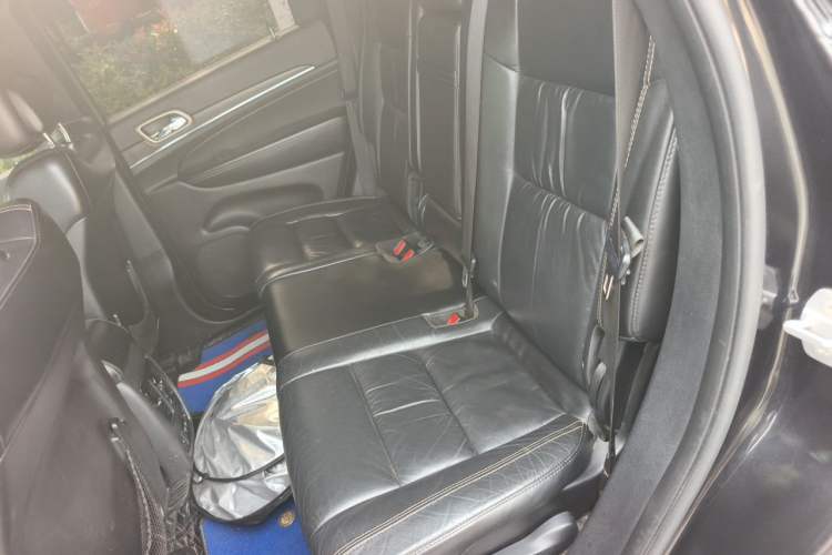 Used Jeep Grand Cherokee 2015 3.0L Comfort Navigation Edition Left Rear Seat