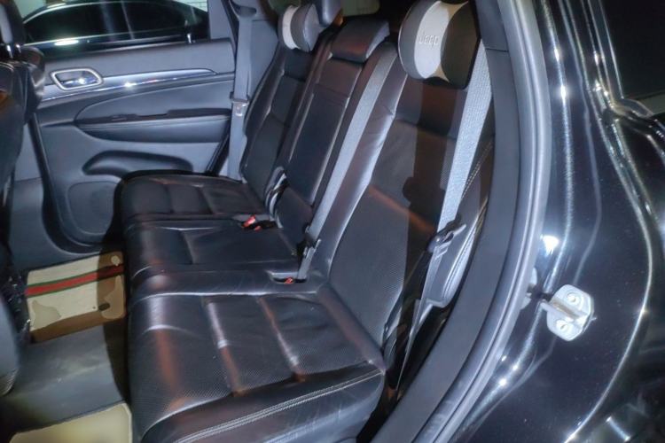 Used Jeep Grand Cherokee 2015 3.6L Elite Navigation Edition Left Rear Seat