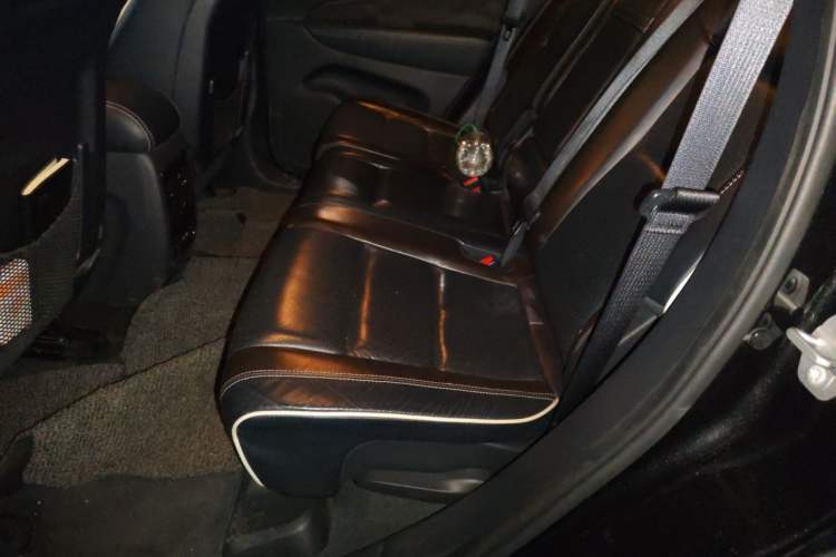Used Jeep Grand Cherokee 2015 3.6L Elite Navigation Edition Left Rear Seat