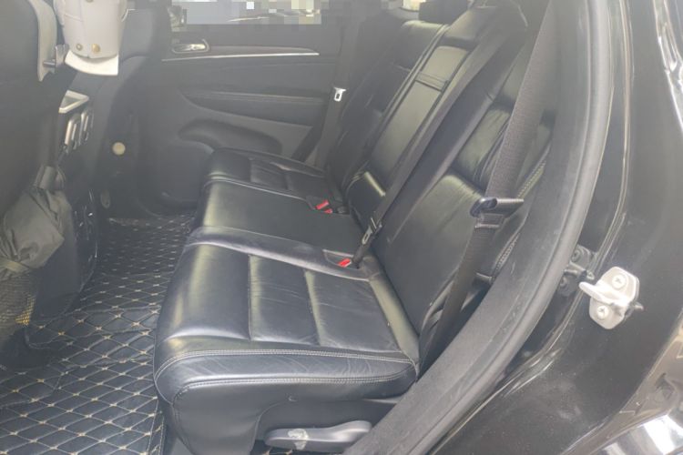 Used Jeep Grand Cherokee 2015 3.0L Comfort Navigation Edition Left Rear Seat