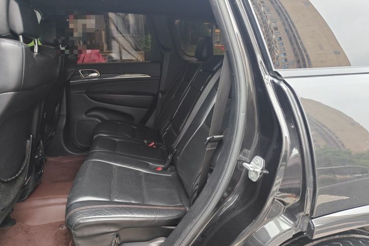 Used Jeep Grand Cherokee 2015 3.0TD Diesel Comfort Navigation Edition Left Rear Seat
