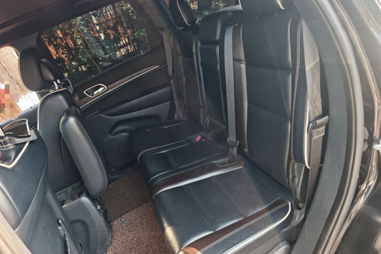 Used Jeep Grand Cherokee 2015 3.6L Luxury Navigation Edition Left Rear Seat