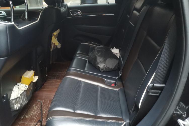Used Jeep Grand Cherokee 2015 3.6L Luxury Navigation Edition Left Rear Seat