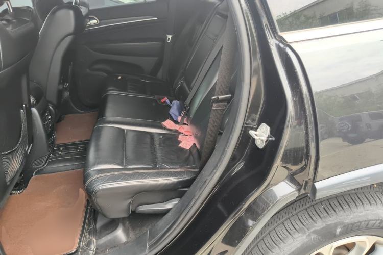 Used Jeep Grand Cherokee 2015 3.0L Elite Navigation Edition Left Rear Seat