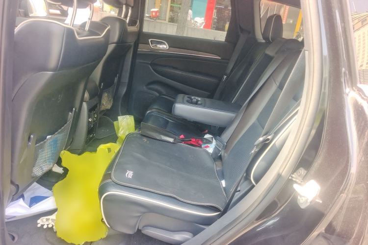 Used Jeep Grand Cherokee 2015 3.6L Luxury Navigation Edition Left Rear Seat