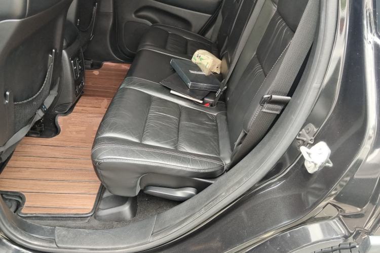 Used Jeep Grand Cherokee 2015 3.0TD Diesel Comfort Navigation Edition Left Rear Seat