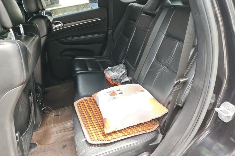 Used Jeep Grand Cherokee 2015 3.0TD Diesel Comfort Navigation Edition Left Rear Seat
