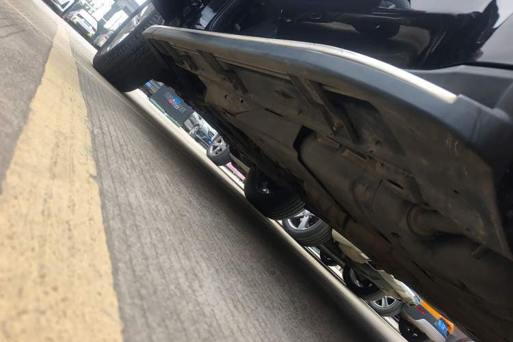 Used Jeep Grand Cherokee 2015 3.0L Elite Navigation Edition Left Side Sill