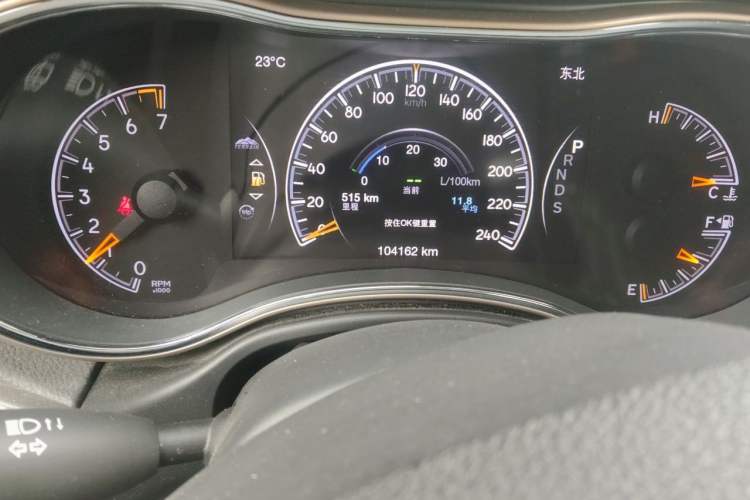Used Jeep Grand Cherokee 2015 3.0L Comfort Navigation Edition Odometer Close Up