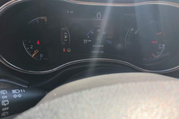 Used Jeep Grand Cherokee 2015 3.0L Comfort Navigation Edition Odometer Close Up