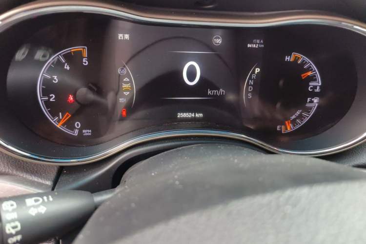 Used Jeep Grand Cherokee 2015 3.0TD Diesel Comfort Navigation Edition Odometer Close Up