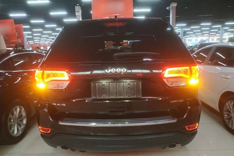 Used Jeep Grand Cherokee 2015 3.0L Comfort Navigation Edition Rear