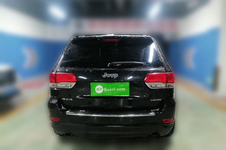 Used Jeep Grand Cherokee 2015 3.0TD Diesel Comfort Navigation Edition Rear