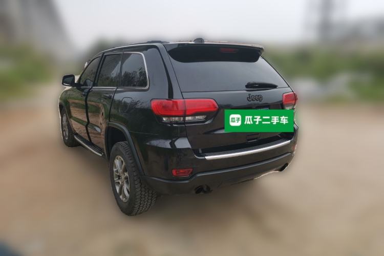 Used Jeep Grand Cherokee 2015 3.0TD Diesel Comfort Navigation Edition Rear Left 45 Deg