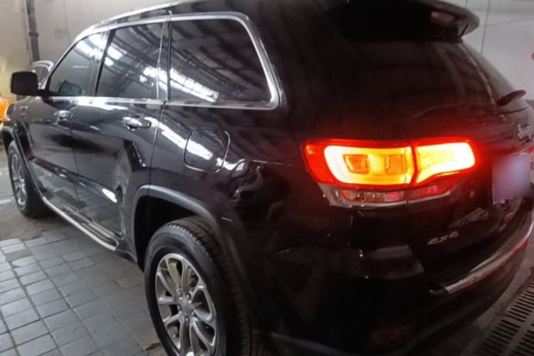 Used Jeep Grand Cherokee 2015 3.0L Comfort Navigation Edition Rear Left 45 Deg