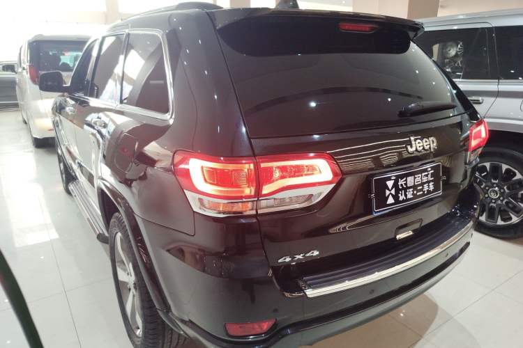 Used Jeep Grand Cherokee 2015 3.6L Luxury Navigation Edition Rear Left 45 Deg