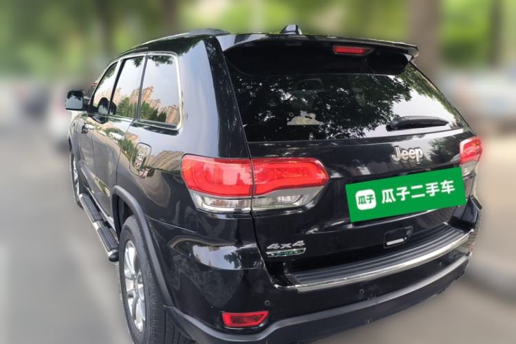Used Jeep Grand Cherokee 2015 3.0TD Diesel Comfort Navigation Edition Rear Left 45 Deg