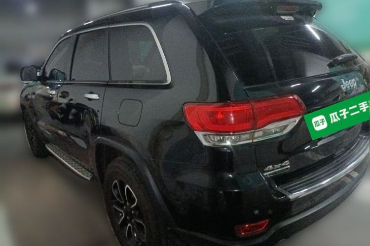 Used Jeep Grand Cherokee 2015 3.0TD Diesel Comfort Navigation Edition Rear Left 45 Deg