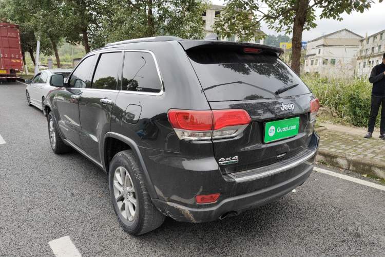 Used Jeep Grand Cherokee 2015 3.0TD Diesel Comfort Navigation Edition Rear Left 45 Deg
