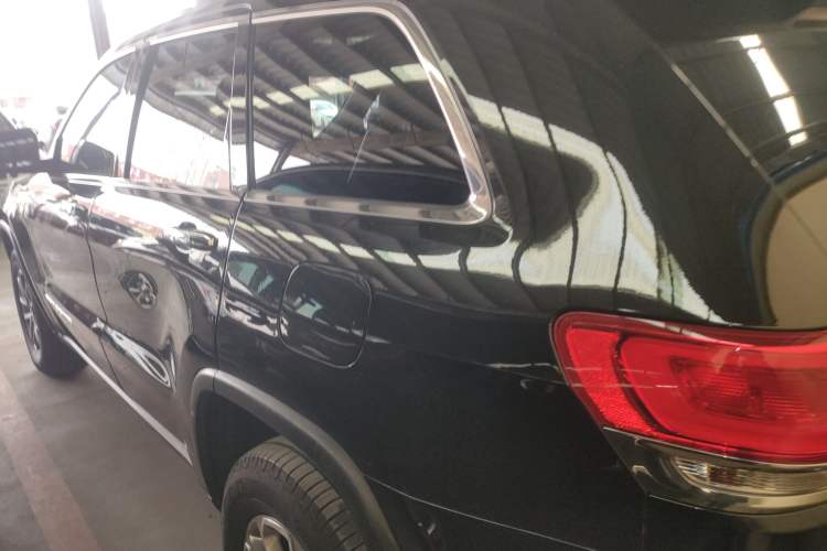 Used Jeep Grand Cherokee 2015 3.0L Elite Navigation Edition Rear Left 45 Deg