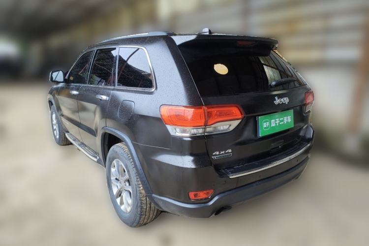 Used Jeep Grand Cherokee 2015 3.0TD Diesel Comfort Navigation Edition Rear Left 45 Deg