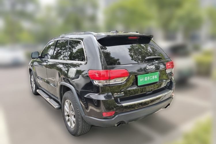 Used Jeep Grand Cherokee 2015 3.0TD Diesel Comfort Navigation Edition Rear Left 45 Deg
