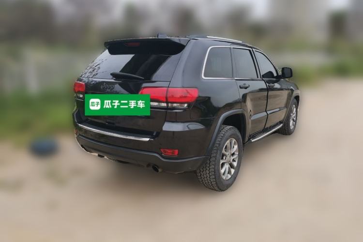 Used Jeep Grand Cherokee 2015 3.0TD Diesel Comfort Navigation Edition Rear Right 45 Deg