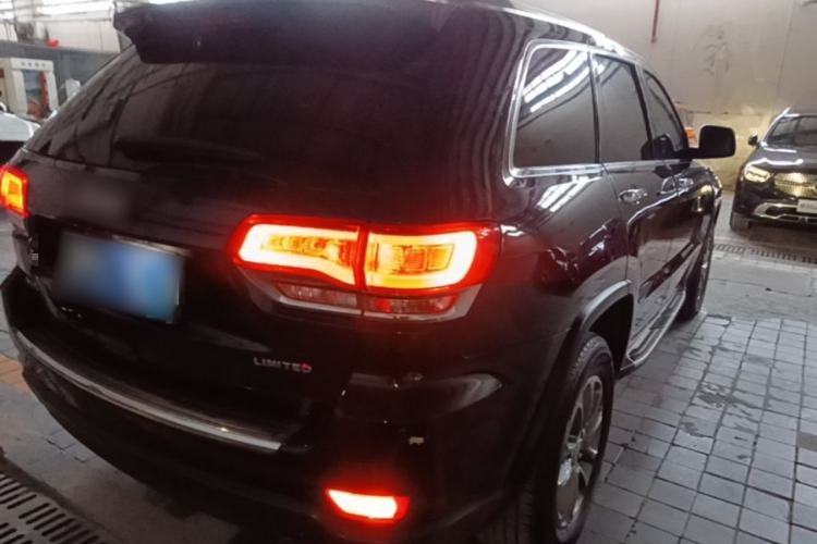 Used Jeep Grand Cherokee 2015 3.0L Comfort Navigation Edition Rear Right 45 Deg