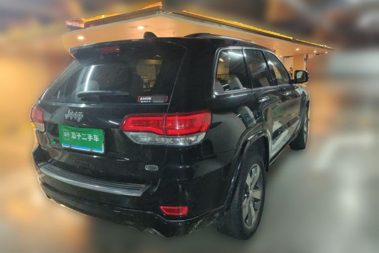 Used Jeep Grand Cherokee 2015 3.6L Luxury Navigation Edition Rear Right 45 Deg