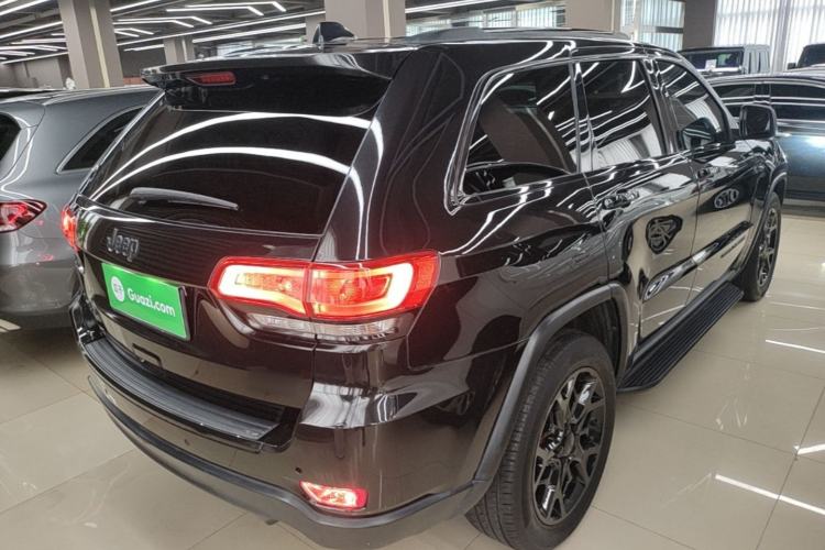 Used Jeep Grand Cherokee 2015 3.0L Comfort Navigation Edition Rear Right 45 Deg