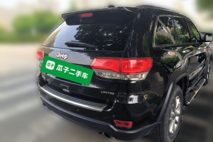 Used Jeep Grand Cherokee 2015 3.0TD Diesel Comfort Navigation Edition Rear Right 45 Deg