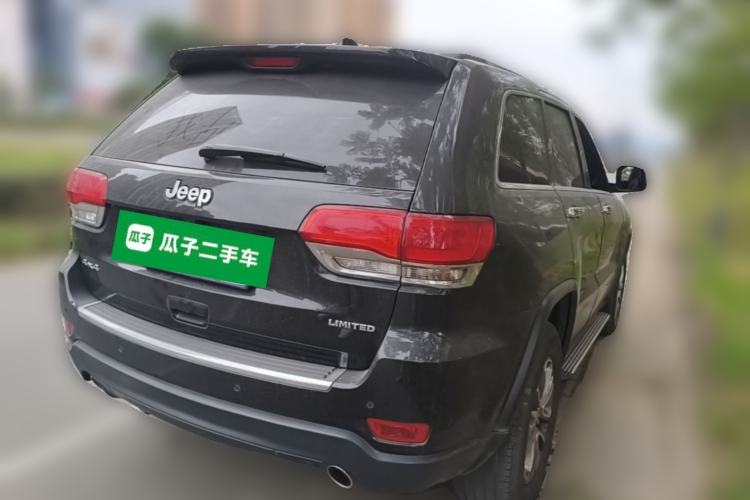 Used Jeep Grand Cherokee 2015 3.0L Comfort Navigation Edition Rear Right 45 Deg