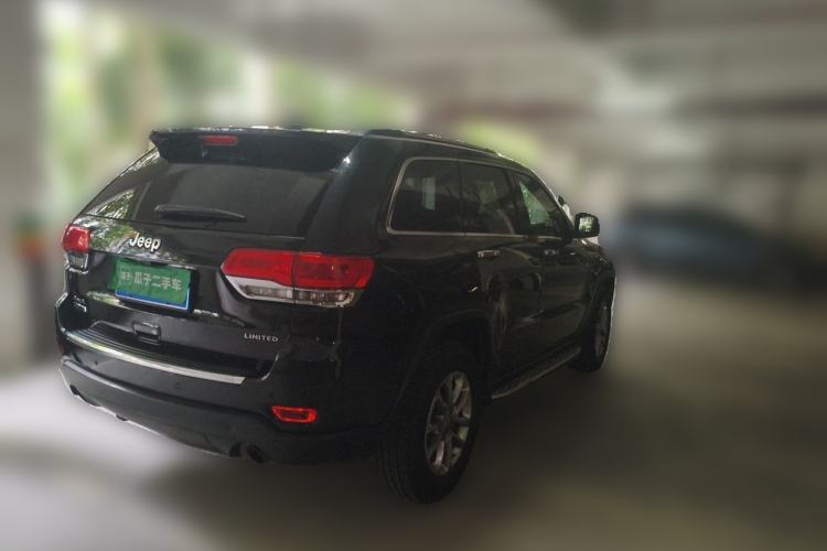 Used Jeep Grand Cherokee 2015 3.0TD Diesel Comfort Navigation Edition Rear Right 45 Deg