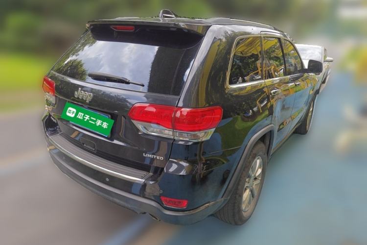 Used Jeep Grand Cherokee 2015 3.0L Elite Navigation Edition Rear Right 45 Deg