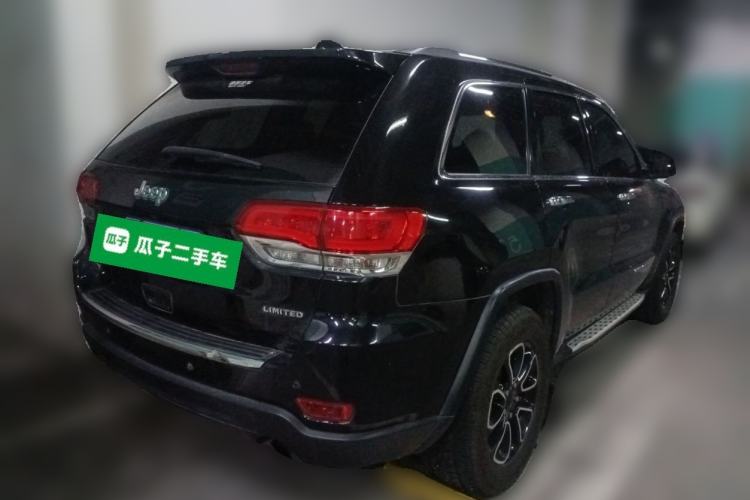 Used Jeep Grand Cherokee 2015 3.0TD Diesel Comfort Navigation Edition Rear Right 45 Deg
