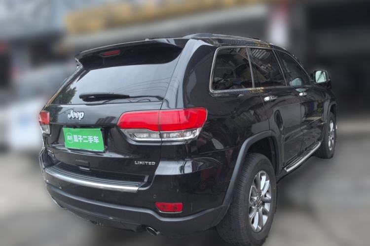 Used Jeep Grand Cherokee 2015 3.0TD Diesel Elite Navigation Edition Rear Right 45 Deg