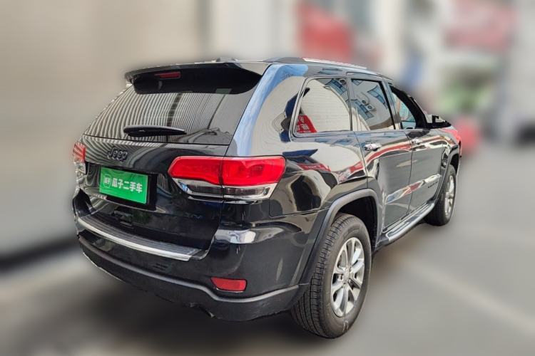 Used Jeep Grand Cherokee 2015 3.0TD Diesel Comfort Navigation Edition Rear Right 45 Deg
