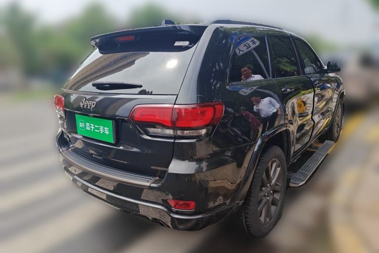Used Jeep Grand Cherokee 2015 3.0TD Diesel Comfort Navigation Edition Rear Right 45 Deg