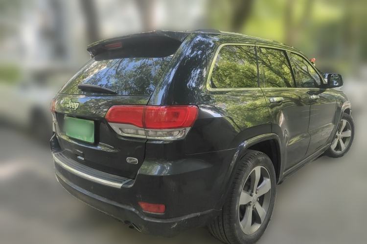 Used Jeep Grand Cherokee 2015 3.6L Luxury Navigation Edition Rear Right 45 Deg