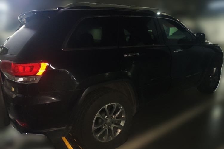 Used Jeep Grand Cherokee 2015 3.0L Comfort Navigation Edition Rear Right 45 Deg