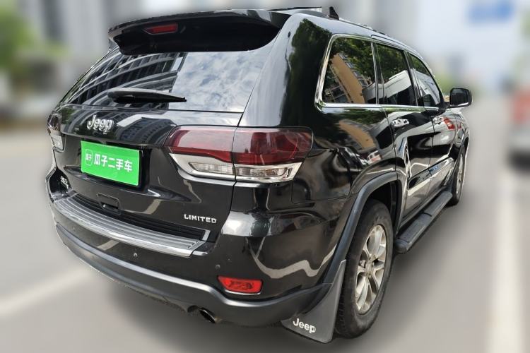 Used Jeep Grand Cherokee 2015 3.0TD Diesel Comfort Navigation Edition Rear Right 45 Deg