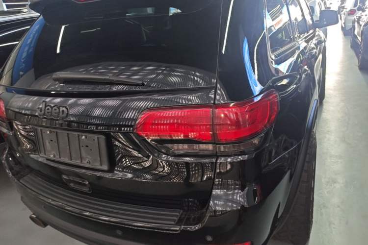 Used Jeep Grand Cherokee 2015 3.0L Comfort Navigation Edition Rear