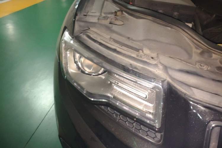 Used Jeep Grand Cherokee 2015 3.0L Comfort Navigation Edition Right Front Headlight