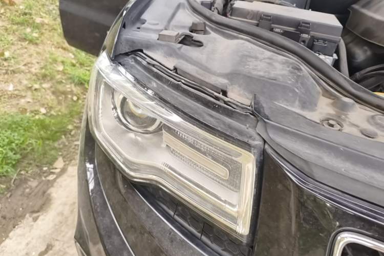 Used Jeep Grand Cherokee 2015 3.0L Comfort Navigation Edition Right Front Headlight