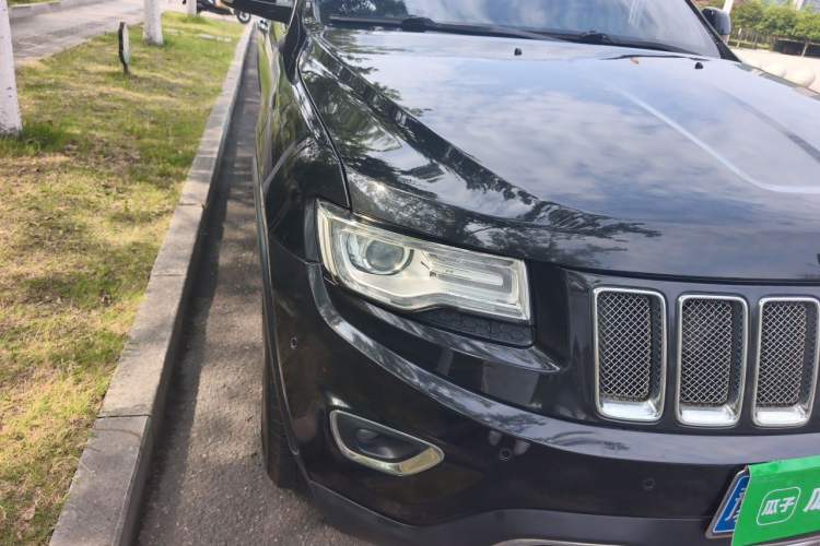 Used Jeep Grand Cherokee 2015 3.0L Comfort Navigation Edition Right Front Headlight