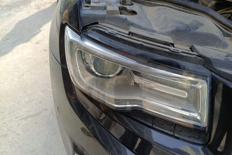 Used Jeep Grand Cherokee 2015 3.0L Elite Navigation Edition Right Front Headlight