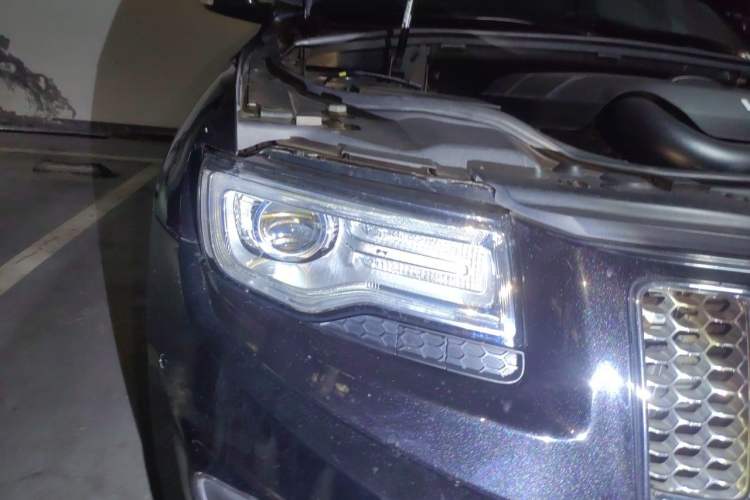 Used Jeep Grand Cherokee 2015 3.6L Elite Navigation Edition Right Front Headlight